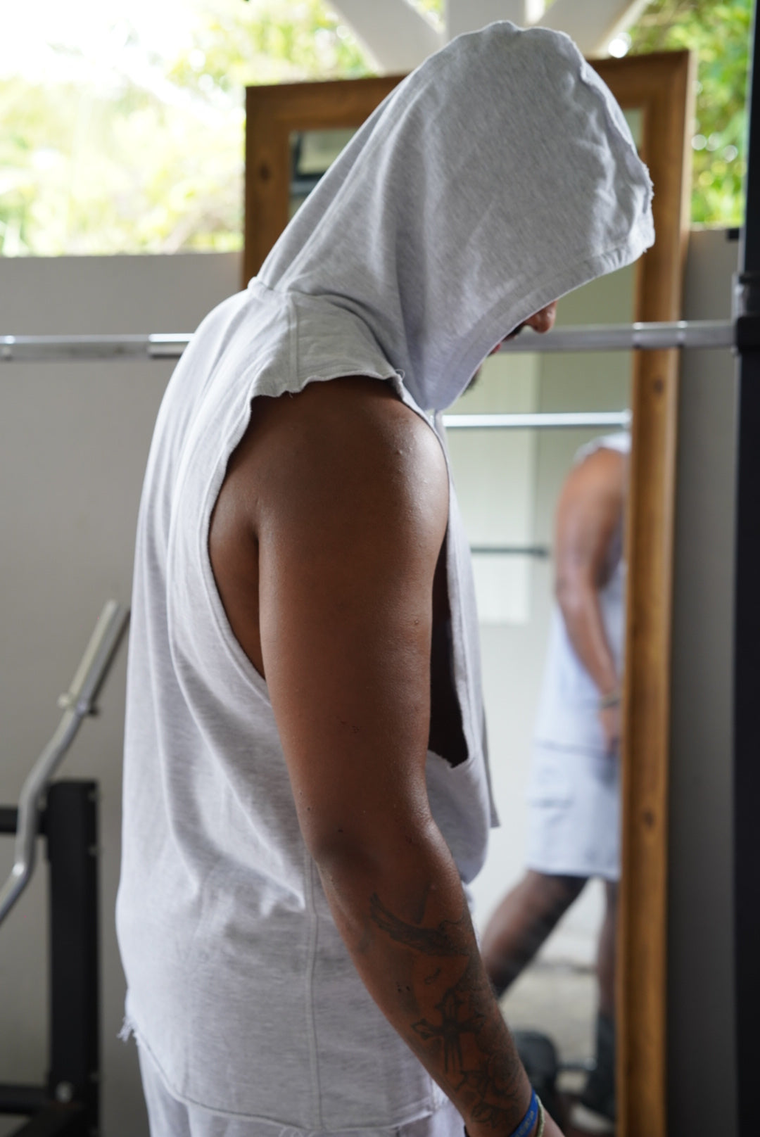 SHORT de sport homme 100% coton – Débardeur à capuche + short avec poches