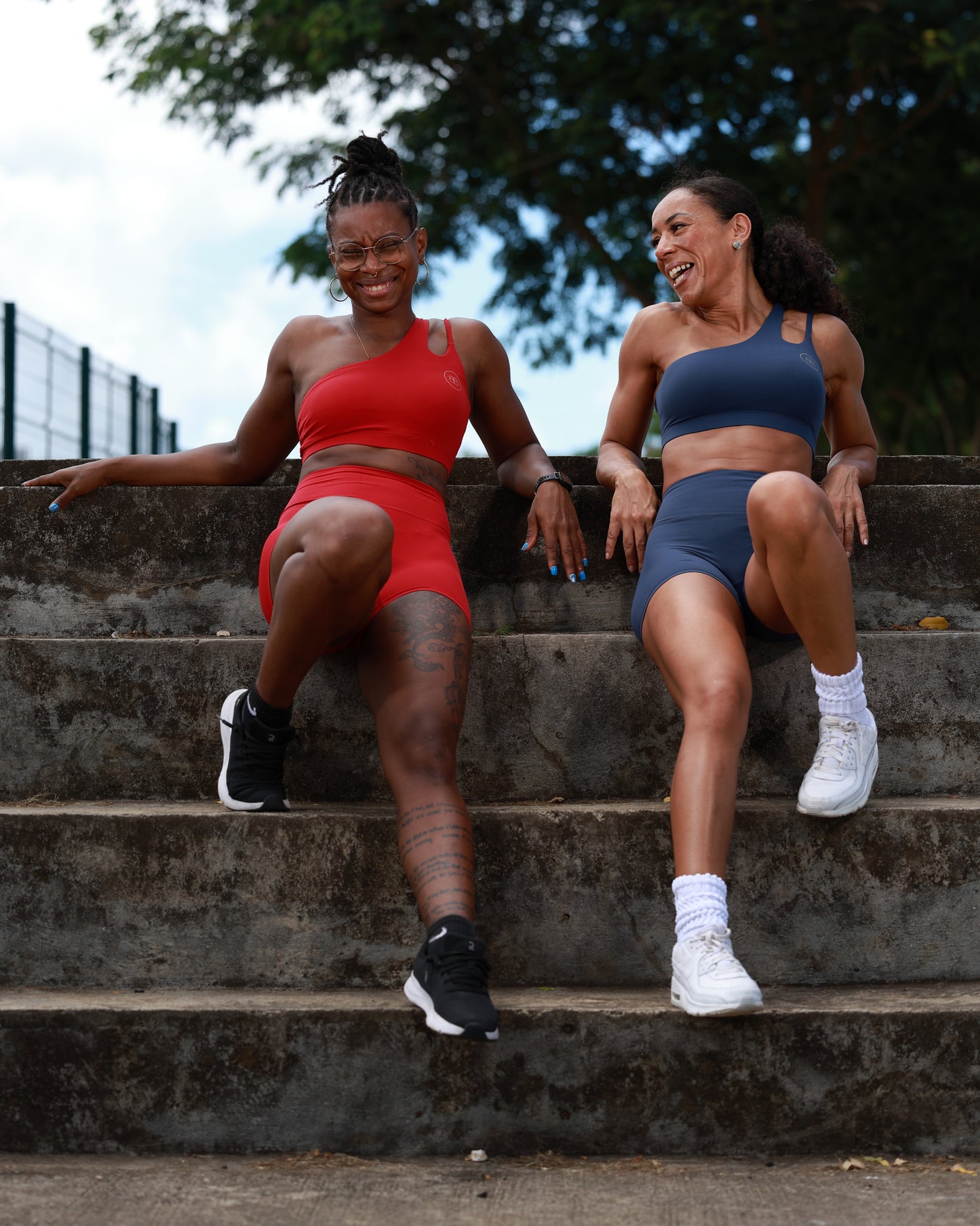 Ensemble Fitness Épaule Oblique "VENUS" rouge