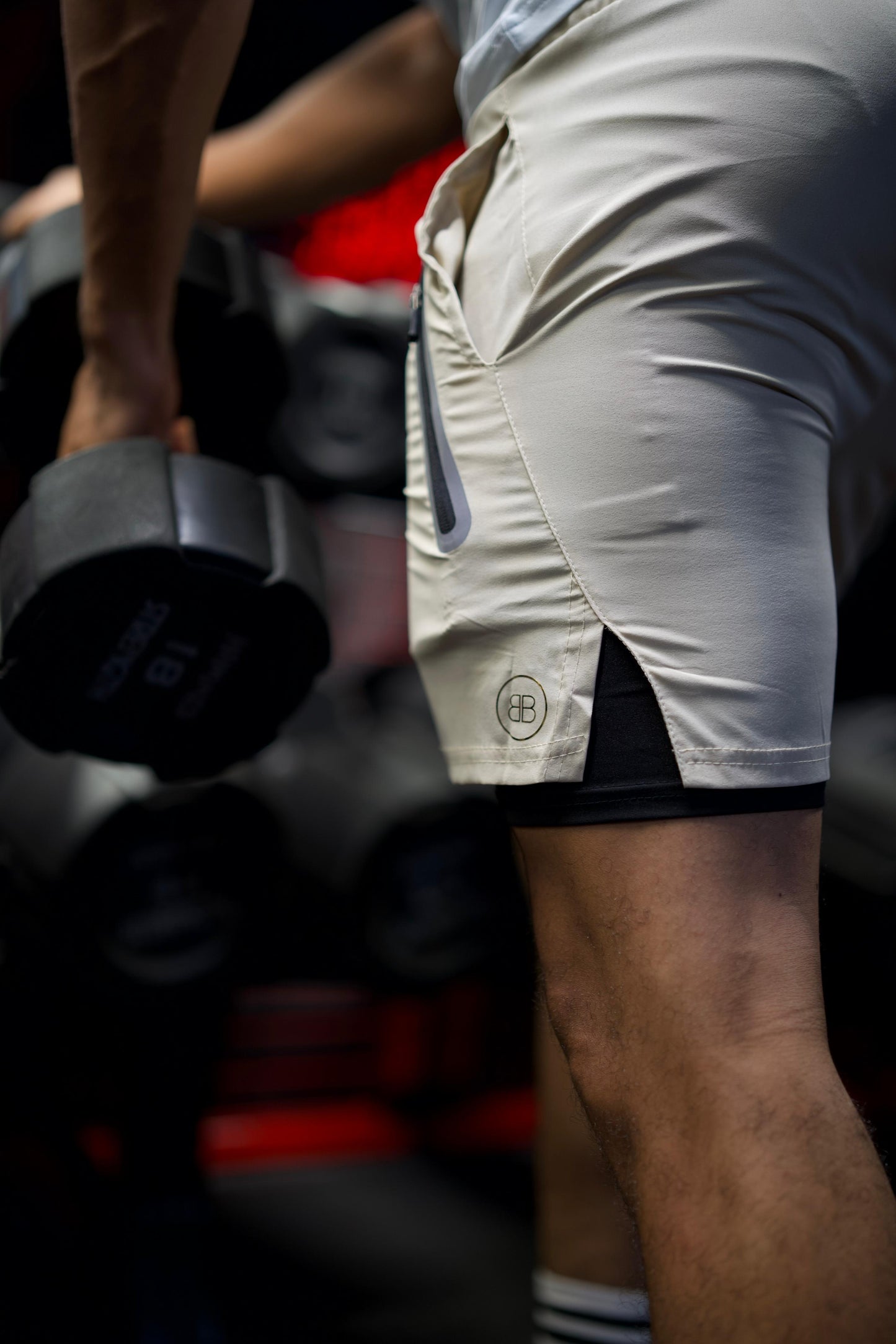 Short Beige Hommes avec Leggings Intégrés